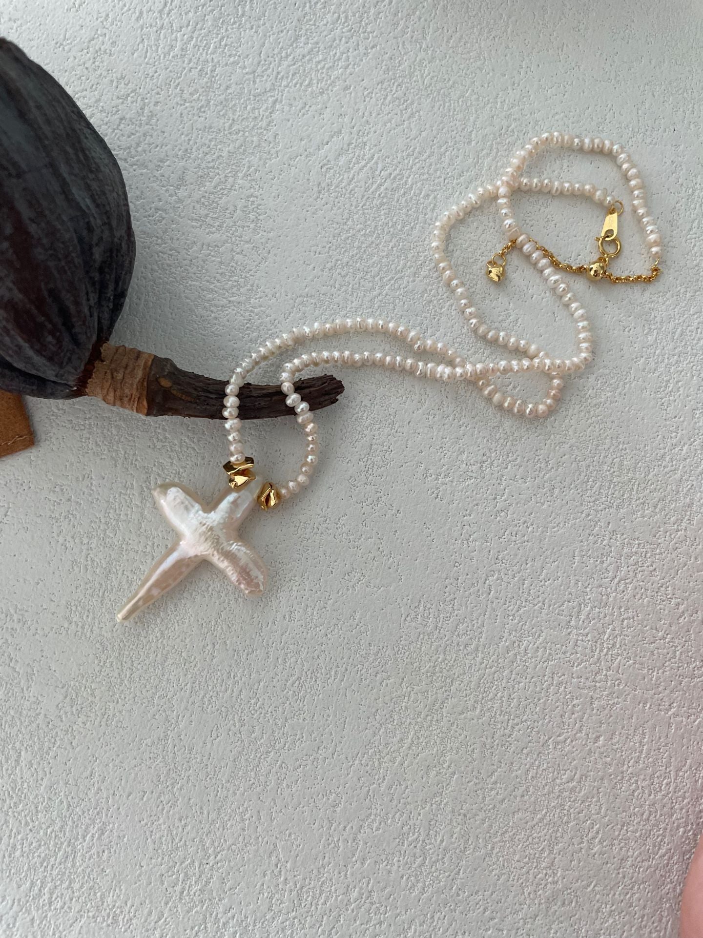 „Cross of Grace“ Barockperlen-Halskette
