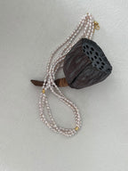 Dreireihige Halskette aus zartrosa Perlen