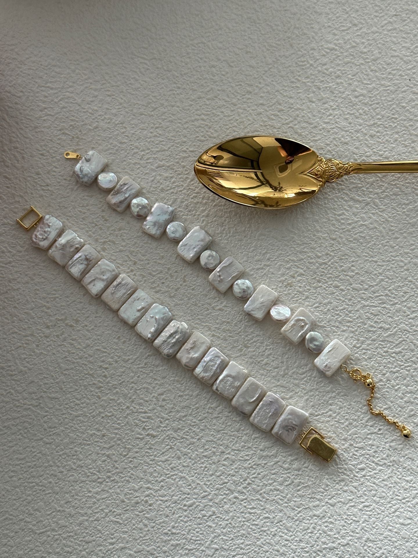 „Baroque Timepiece on the Wrist“ versilbertes 18K-Gold-Armband