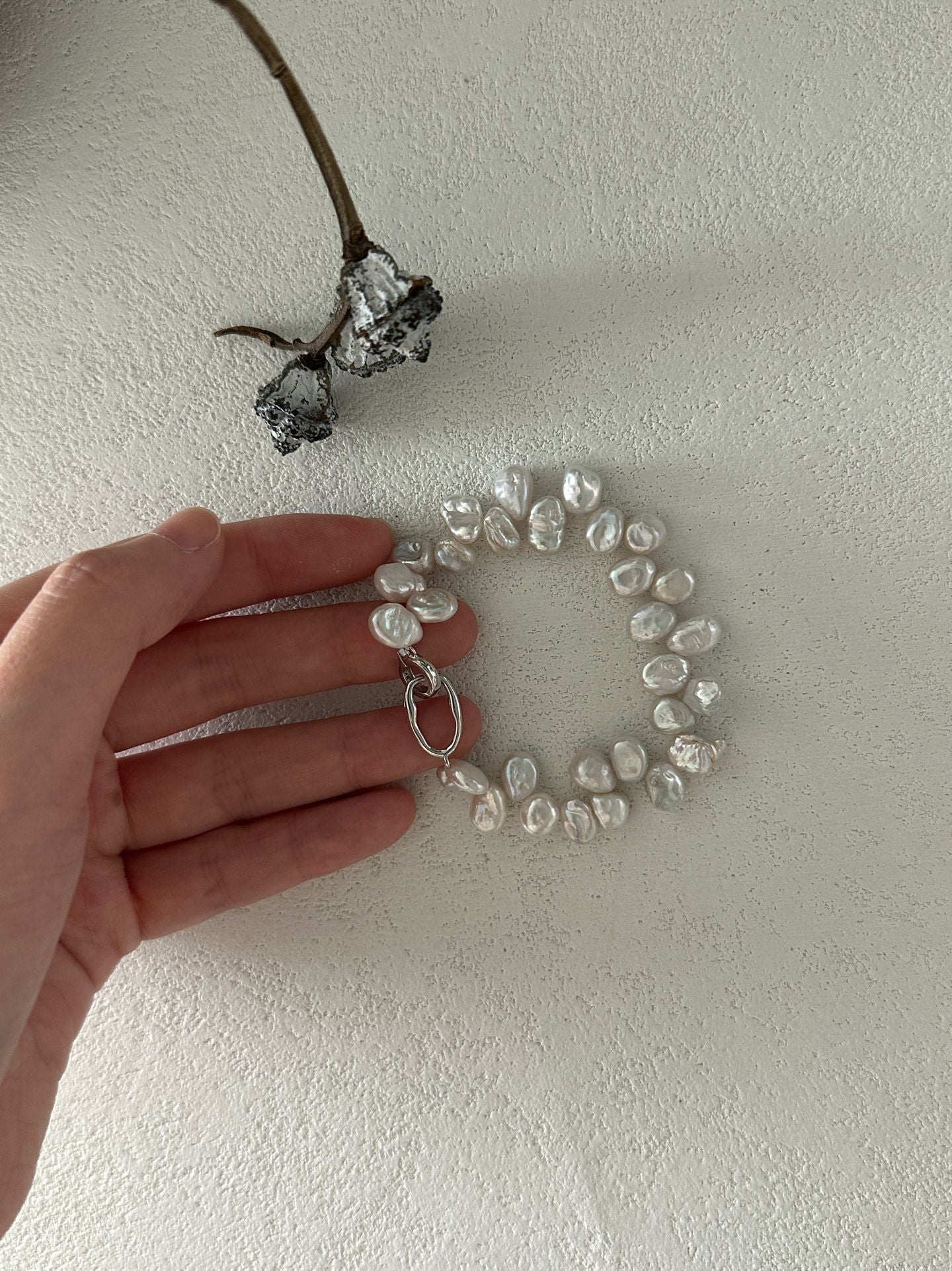 „Wild Pearl Play“ Keshi-Perlen-Armband aus Sterlingsilber
