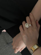 „Golden Harmony“ 18K-vergoldeter Silberring mit Barockperle — verstellbar