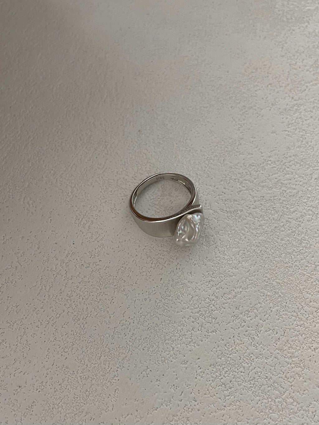 Keshi-Perlenring aus Sterlingsilber – Einheitsgröße / Verstellbar