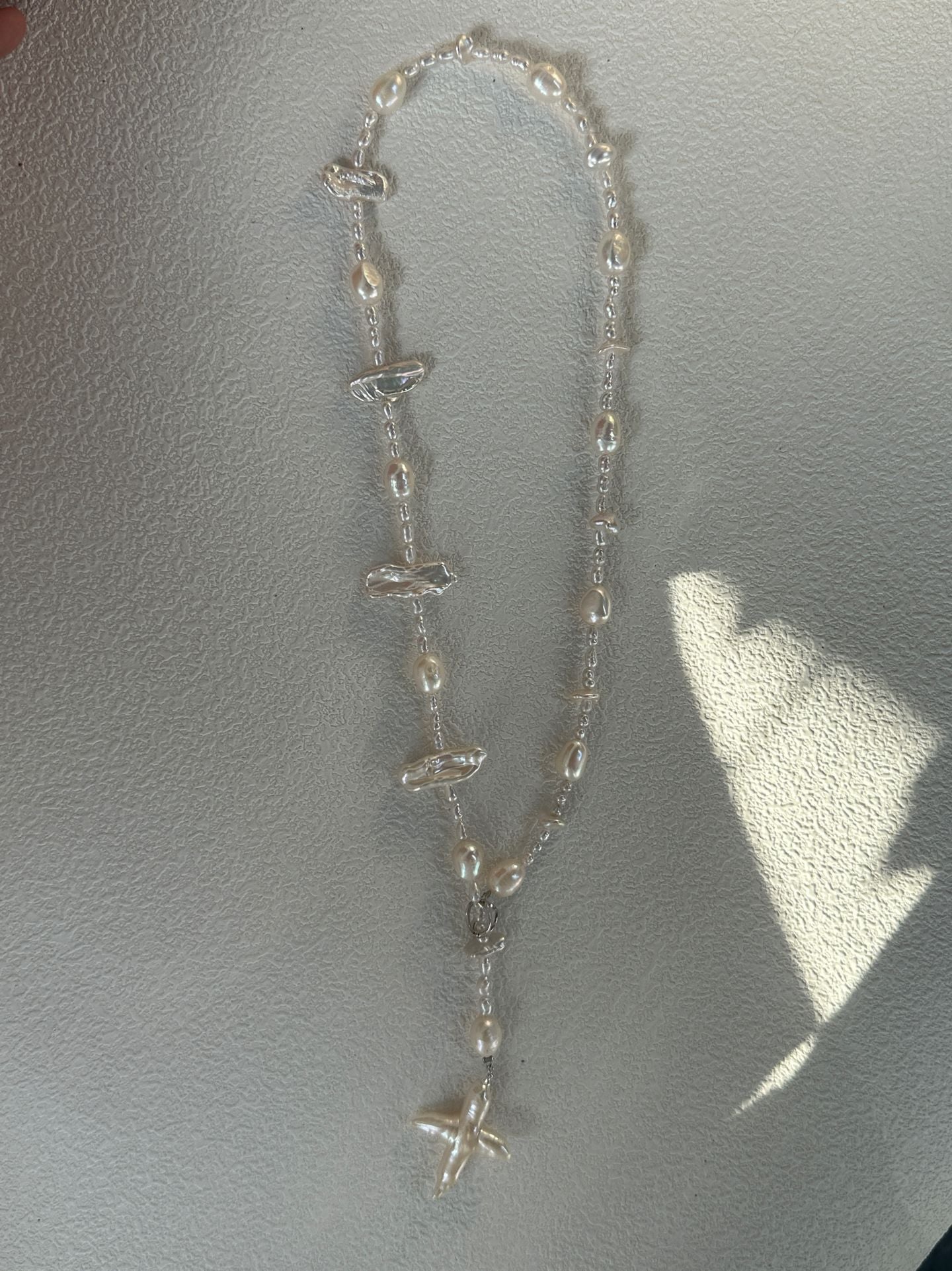 Kreuz- und Barockperlenkette