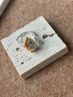 „Iridescent Glow“ verstellbarer Ring aus Sterlingsilber mit Barockperle
