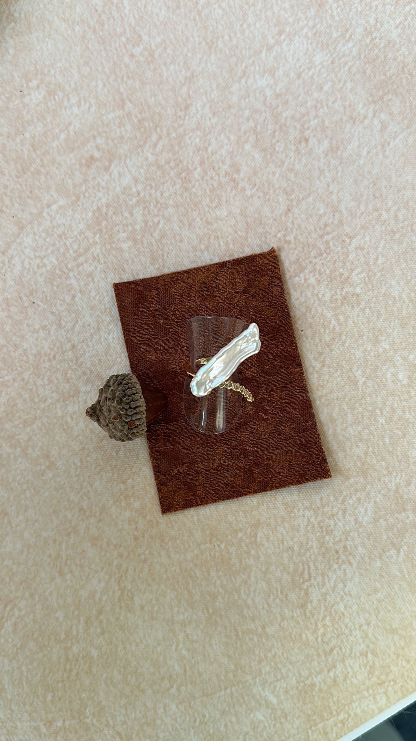 „Linear Glow“ langer Ring