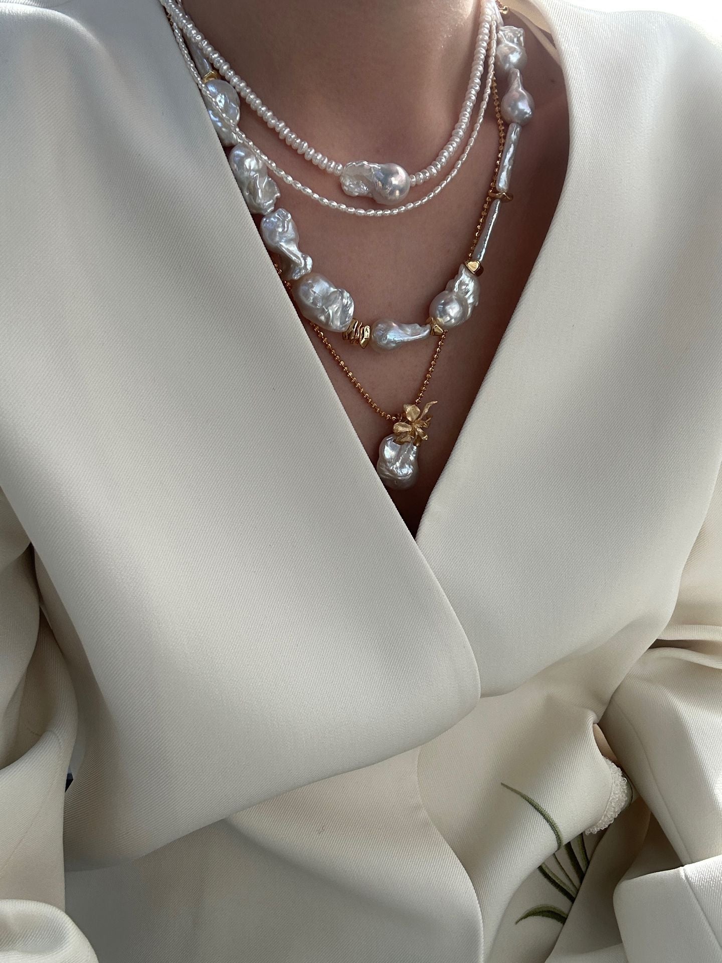 Goldblüten-Halskette