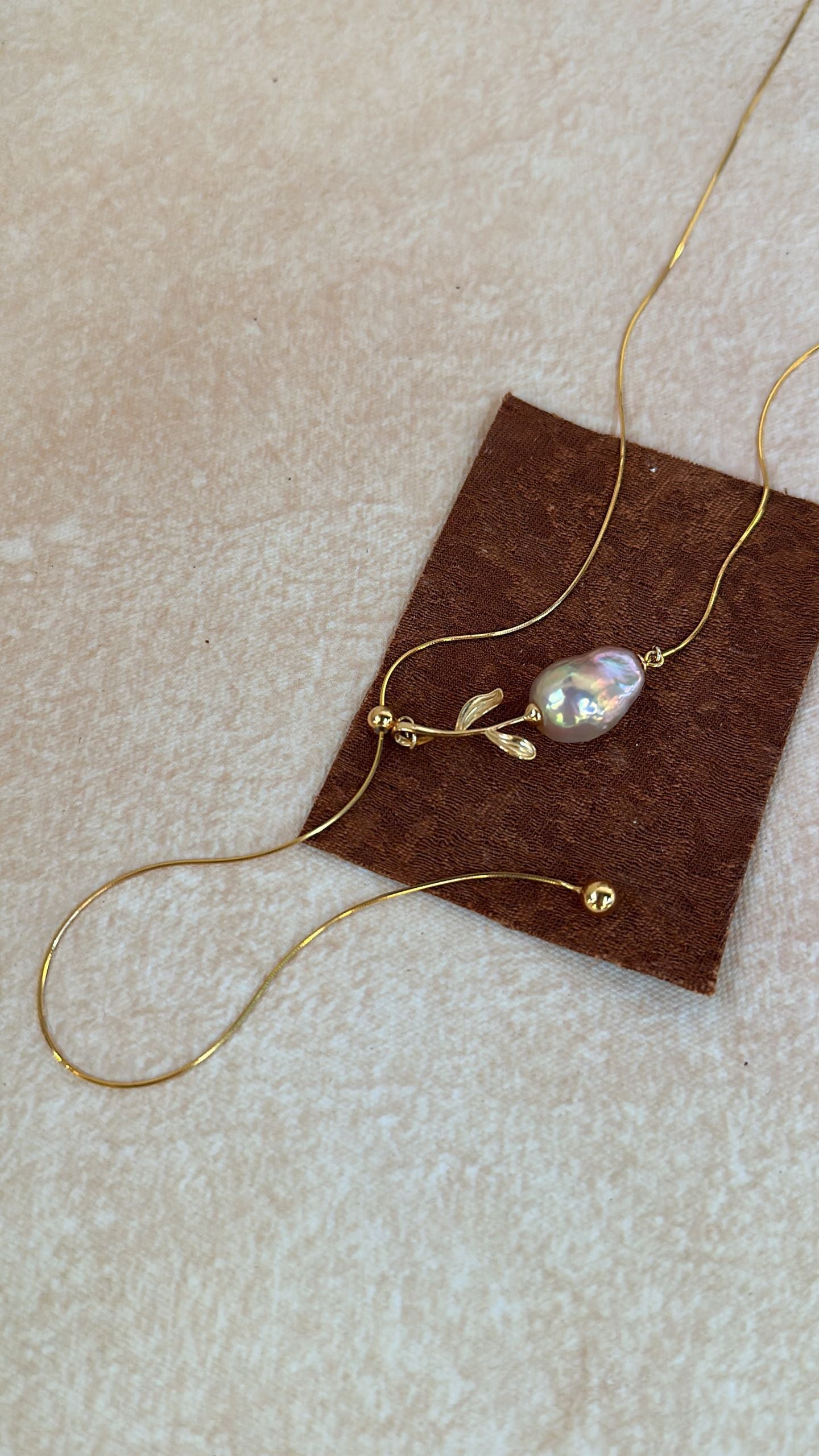 „Golden Rose“ Halskette