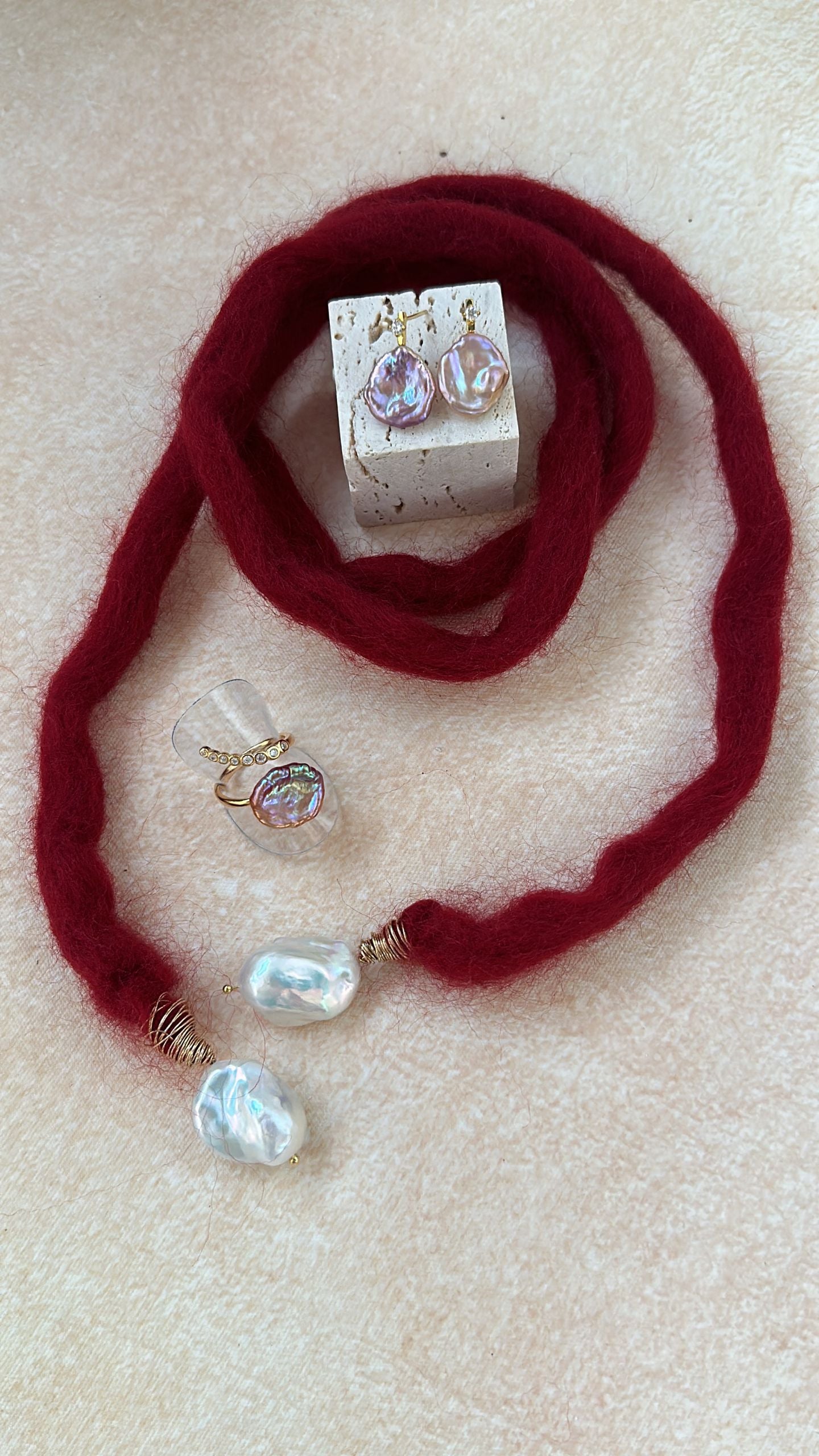 „Ancora Red Scarf“ Halskette