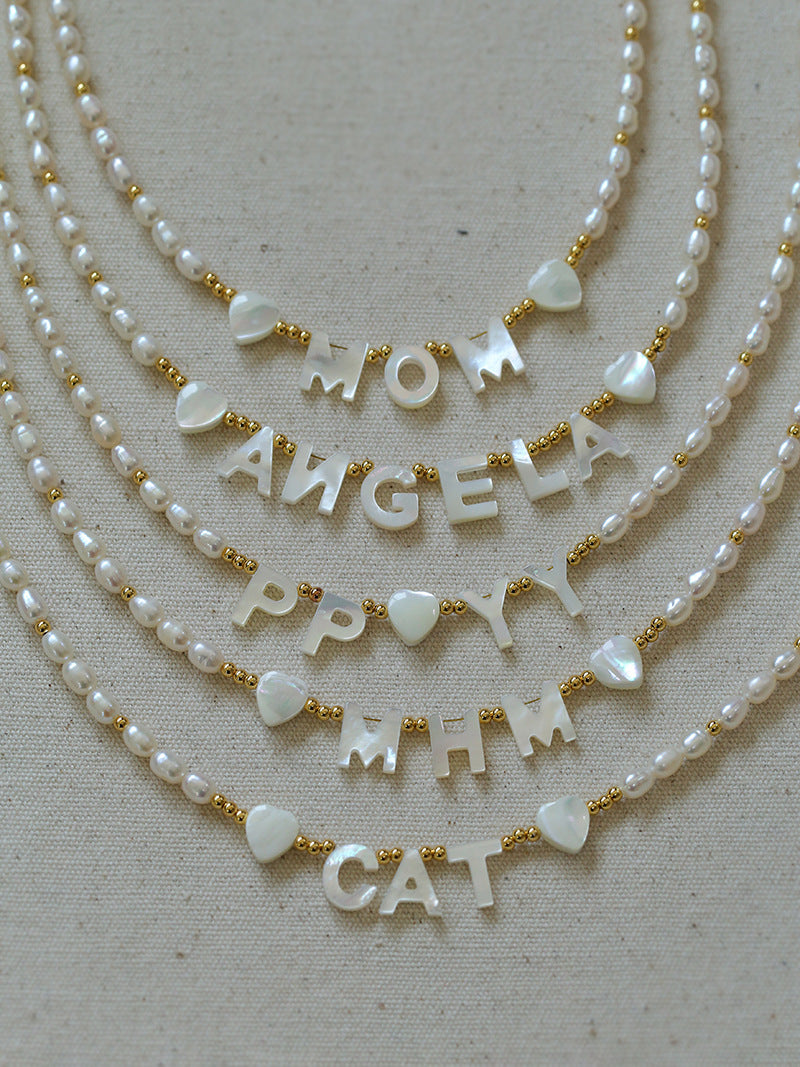 Personalisierte minimalistische Perlen-Buchstabenkette