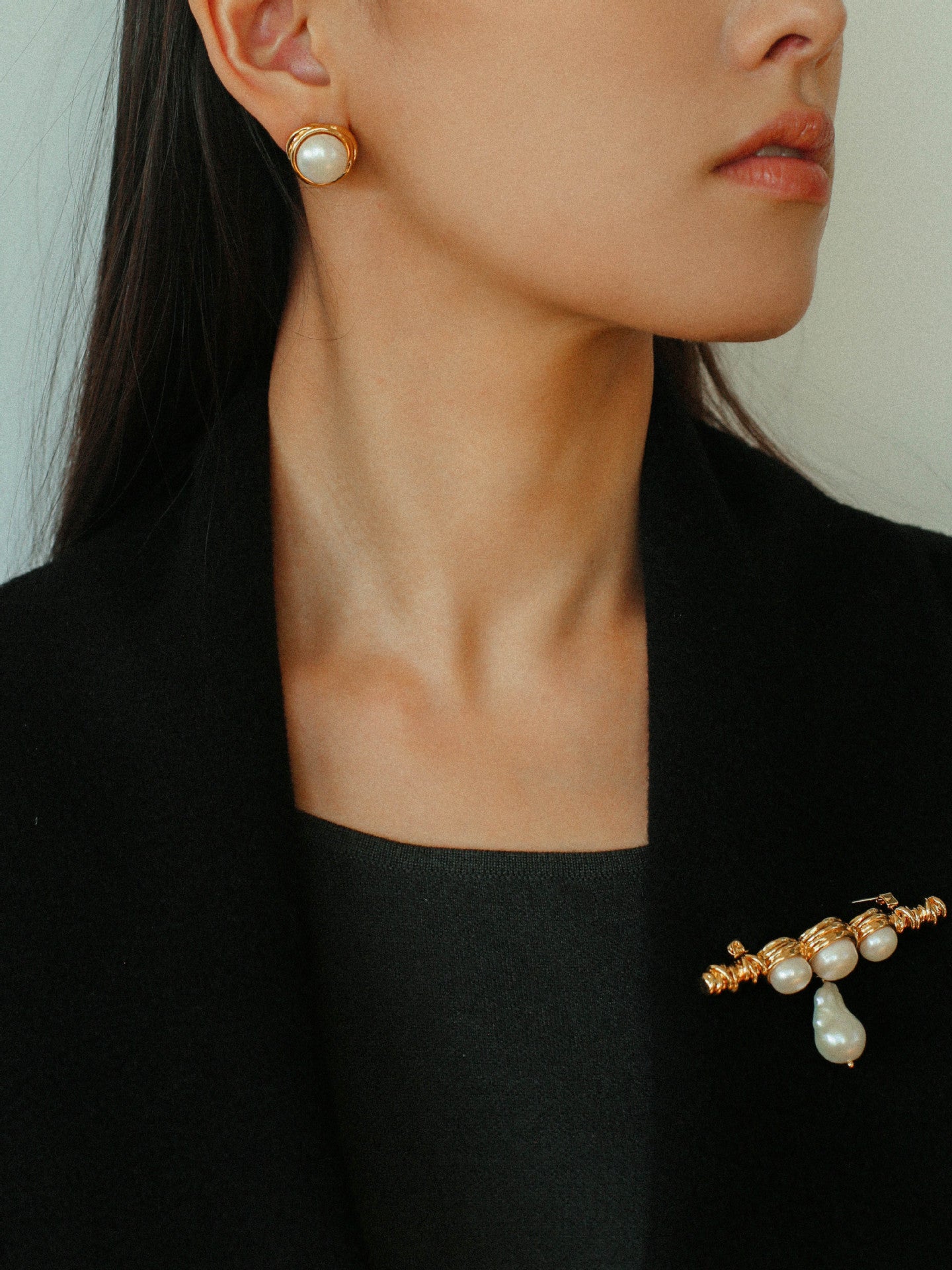 Round Geometric Natural Pearl Stud Earrings