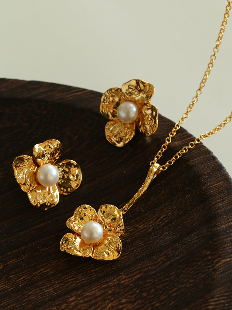 Vintage Pearl Flower Necklace