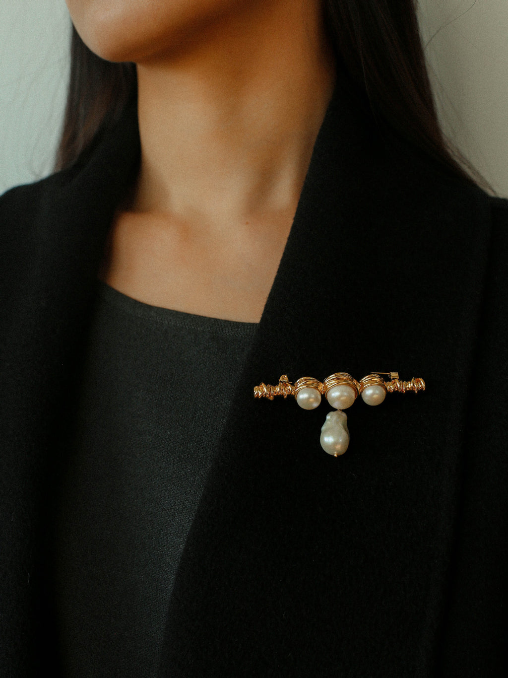 Vintage Bar-Style Natural Brooch