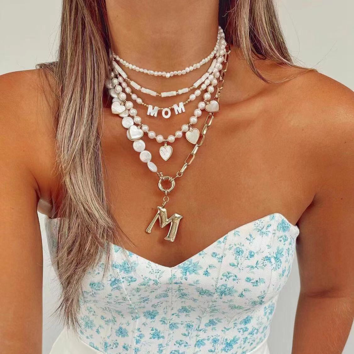 Personalisierte minimalistische Perlen-Buchstabenkette