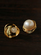 Round Geometric Natural Pearl Stud Earrings
