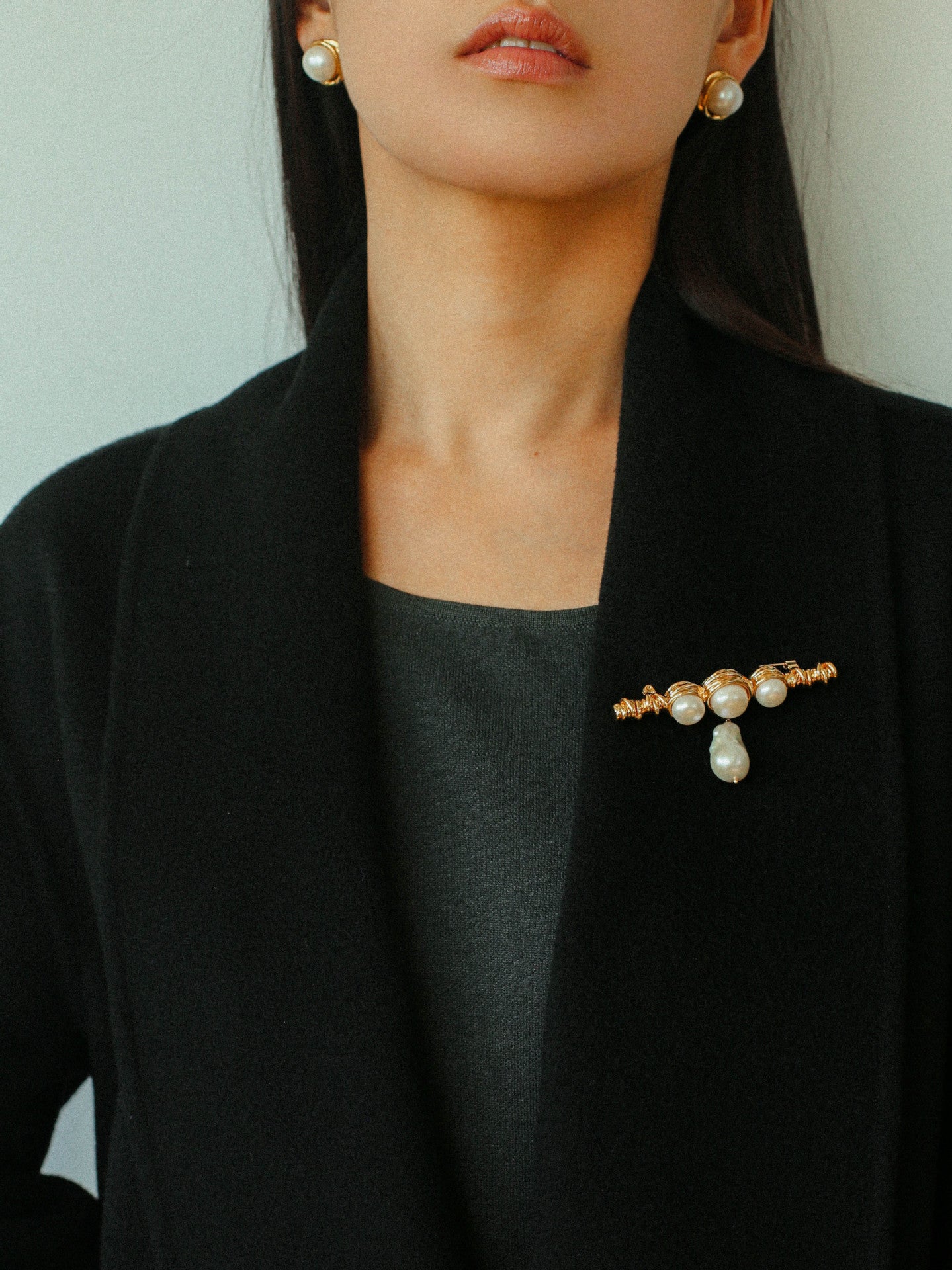 Round Geometric Natural Pearl Stud Earrings